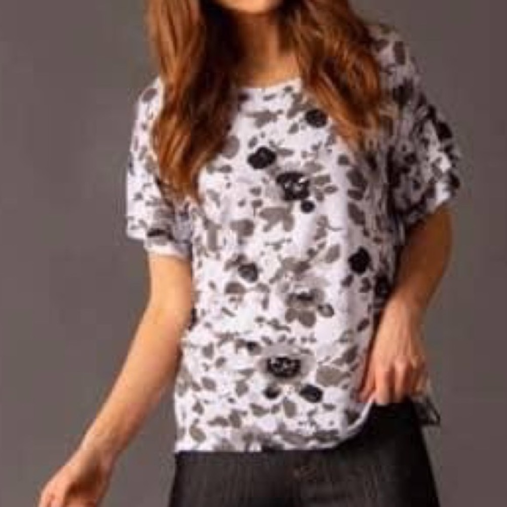 Black and white floral frill sleeve top